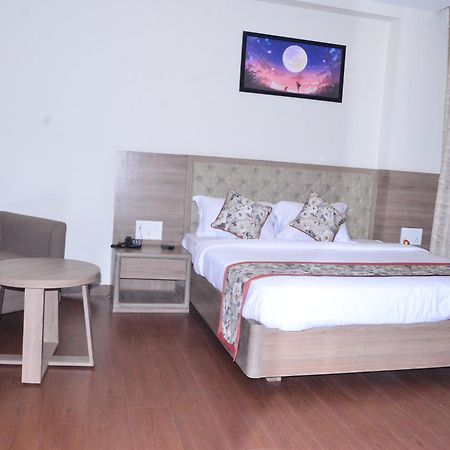 Hotel Nand Residency Ghazipur Buitenkant foto