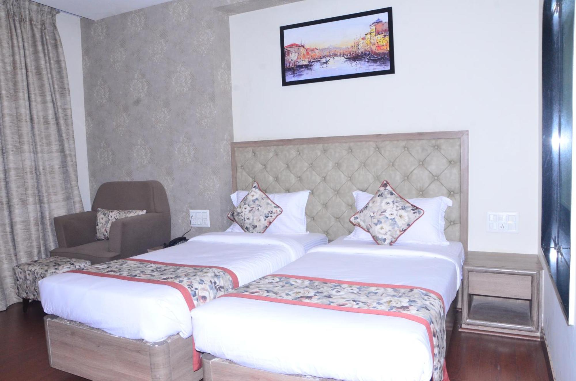 Hotel Nand Residency Ghazipur Buitenkant foto