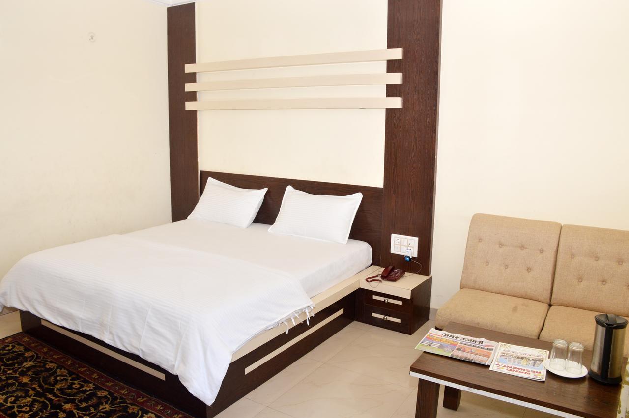 Hotel Nand Residency Ghazipur Buitenkant foto